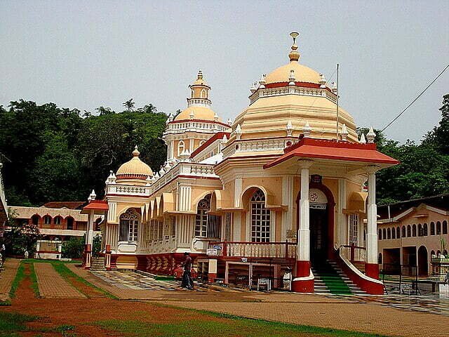 Shri Mangesh Temple